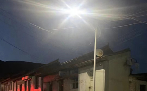 农村院子里最适合的曲水太阳能路灯亮度与安装要点